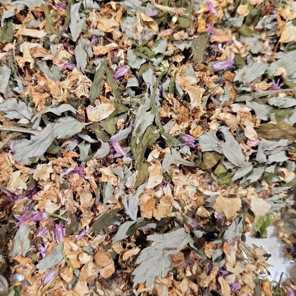Wild Bloom Herbal Tea Blend | White Clover, Rose, Mugwort, Heal-All - Picture 1 of 4